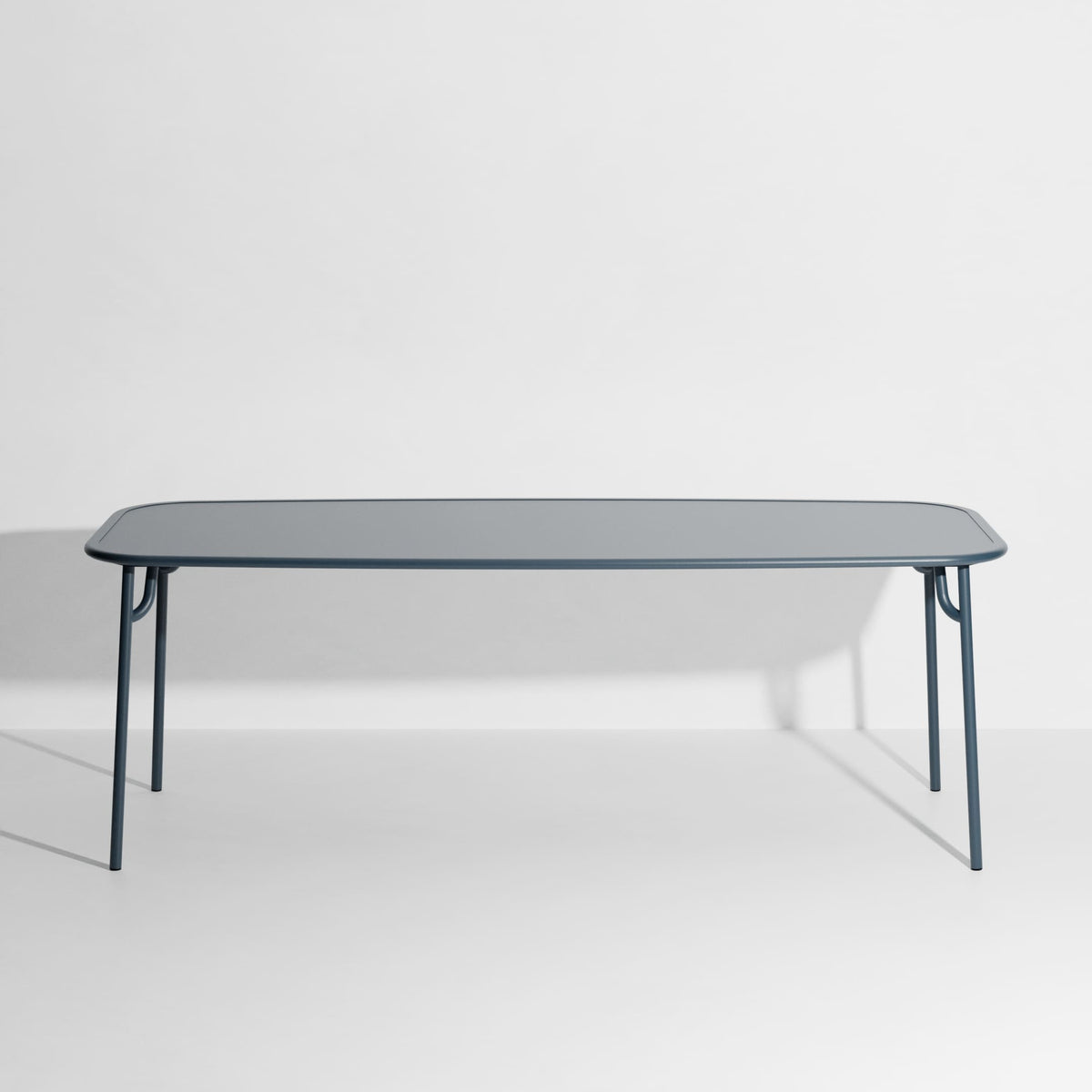 Table rectangulaire Large Week-End L 220 de Studio Brichet-Ziegler - Petite Friture-Gris Bleu-Plein-The Woods Gallery