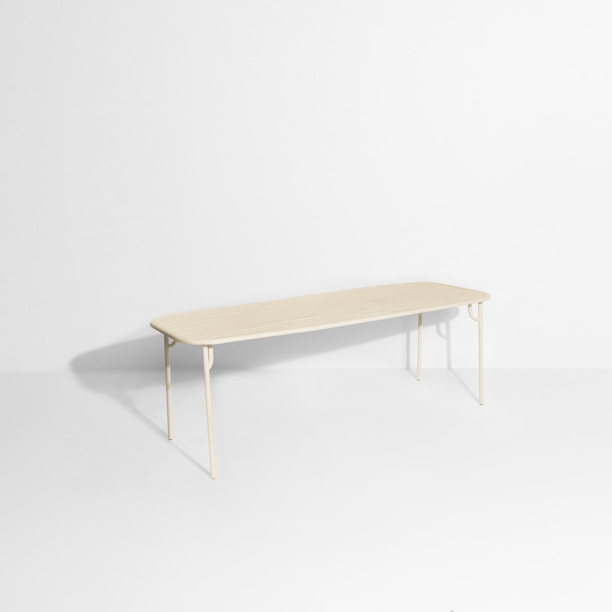 Table rectangulaire Large Week-End L 220 de Studio Brichet-Ziegler - Petite Friture-Ivoire-À lattes-The Woods Gallery