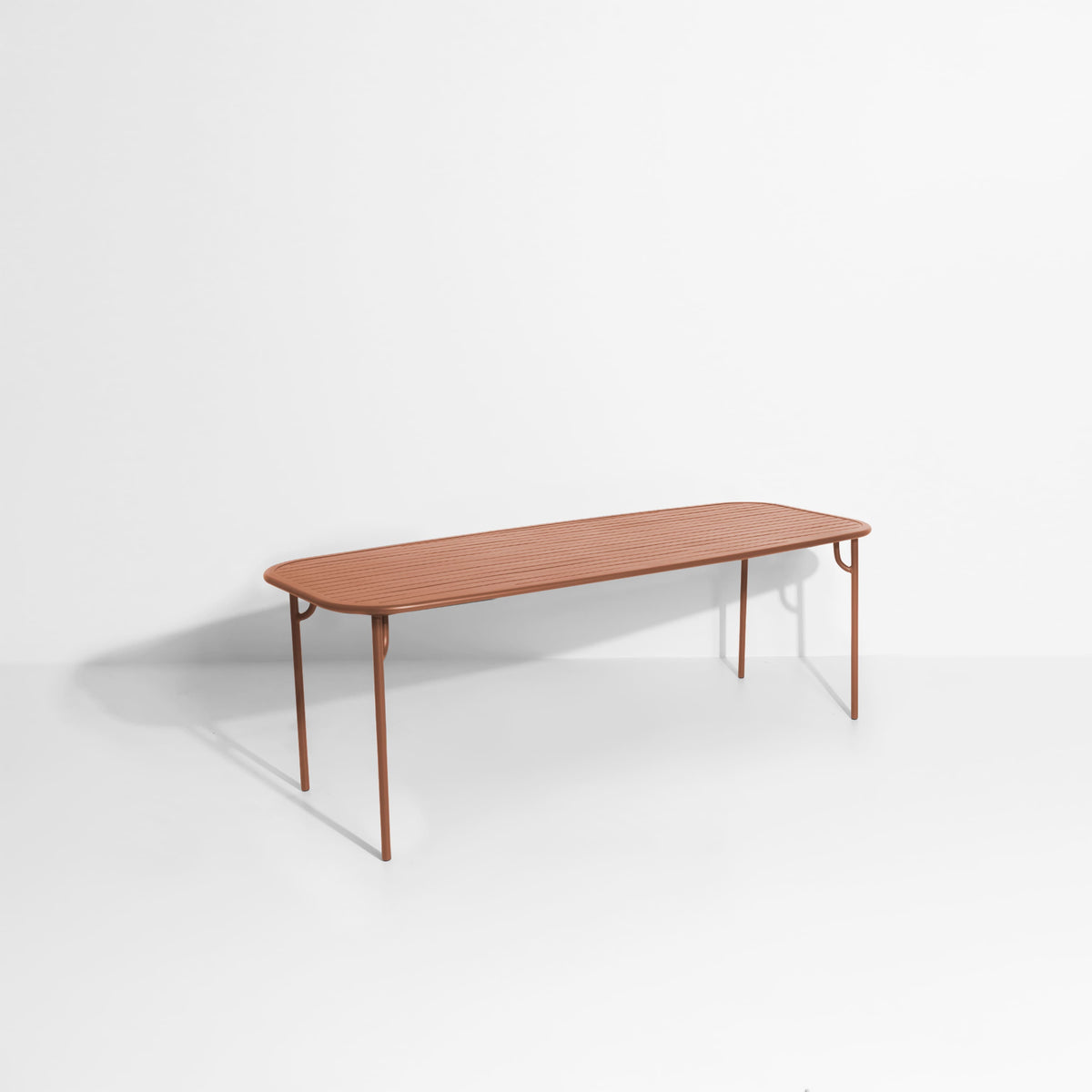 Table rectangulaire Large Week-End L 220 de Studio Brichet-Ziegler - Petite Friture-Terracotta-À lattes-The Woods Gallery