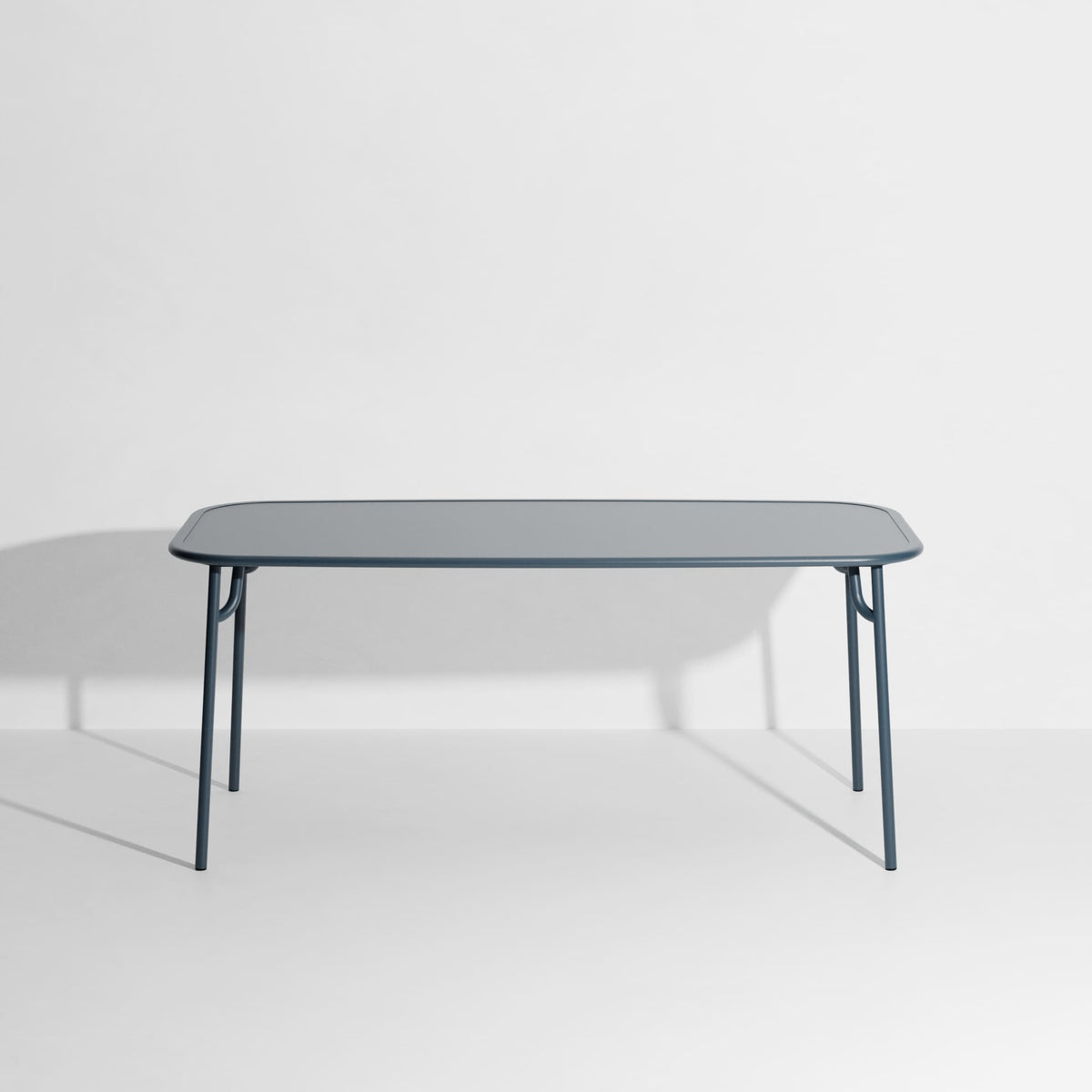 Table rectangulaire Médium Week-End L 180 de Studio Brichet-Ziegler - Petite Friture-Gris Bleu-Plein-The Woods Gallery
