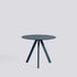 Table ronde CPH 20 de Ronan et Erwan Bouroullec - Hay-Ø 90 cm, Chêne massif laqué bleu profond, plateau linoléum bleu fumé-The Woods Gallery