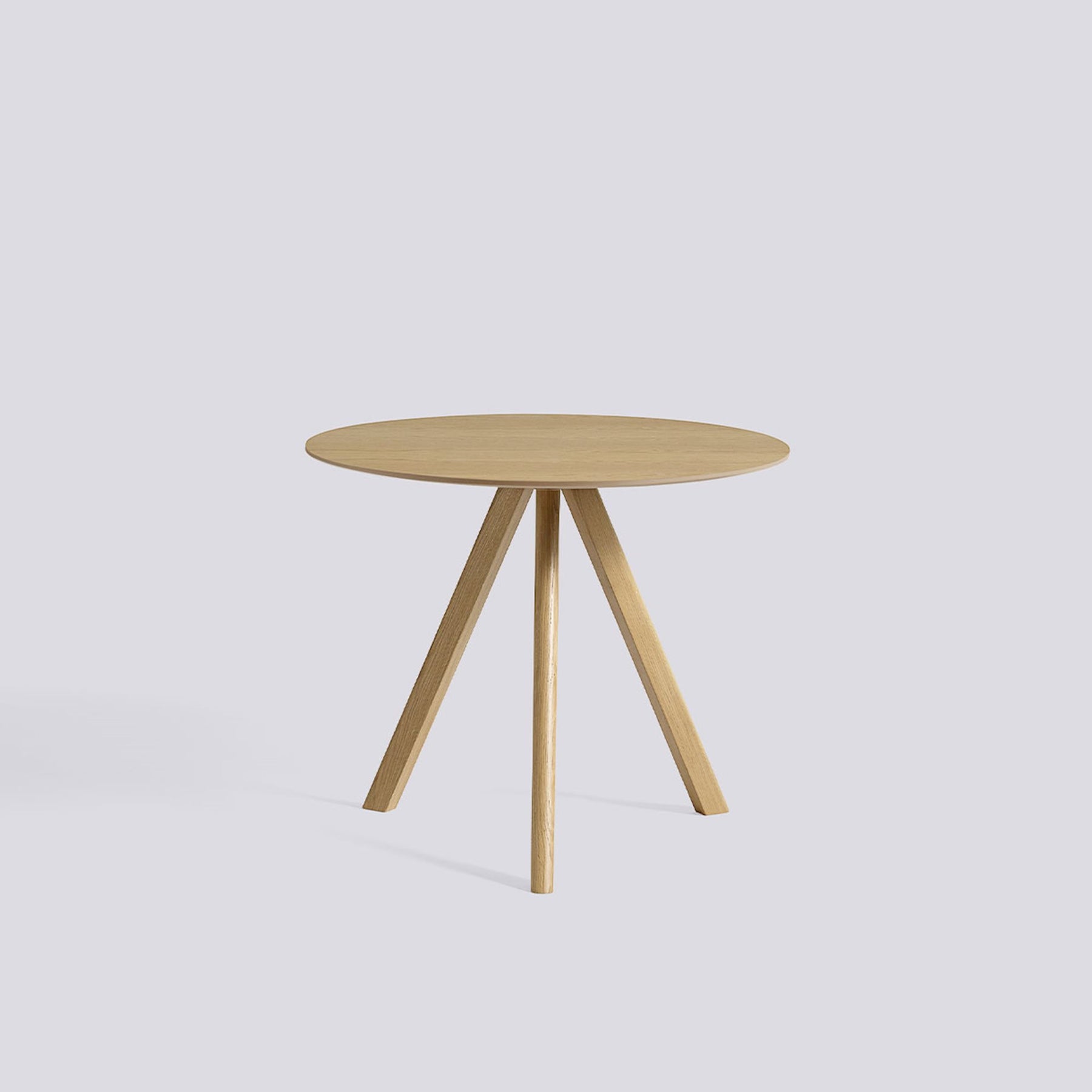 Table ronde CPH 20 de Ronan et Erwan Bouroullec - Hay-Ø 90 cm, Chêne massif laqué, plateau placage de chêne laqué-The Woods Gallery