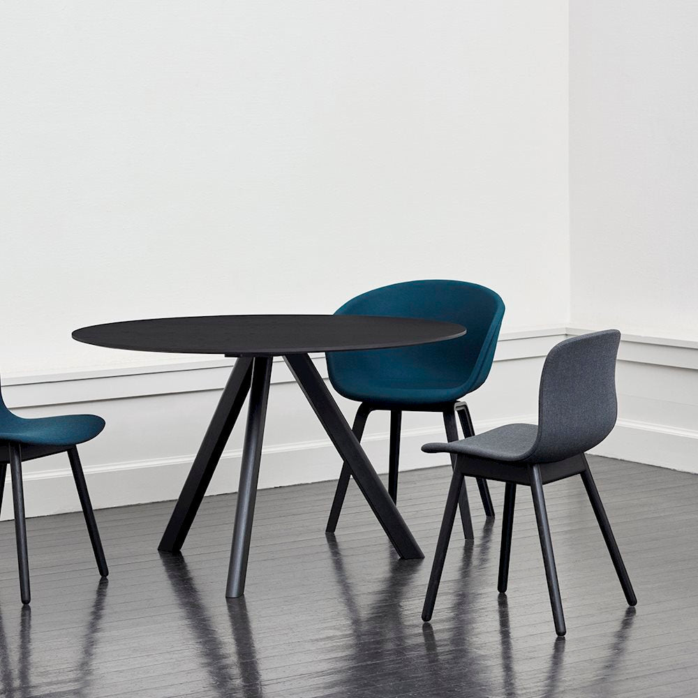 Table ronde CPH 20 par Ronan & Erwan Bouroullec Ø90 ou Ø120 cm - Hay-90 cm-Pieds Chêne massif - Plateau Burgundy-The Woods Gallery