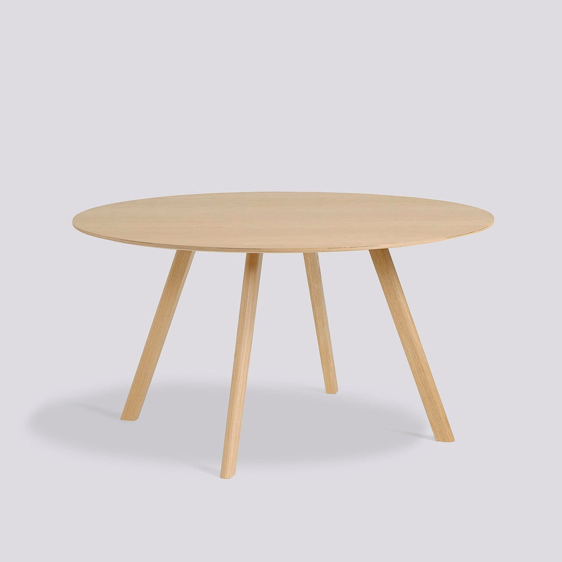 Table ronde CPH 25 de Ronan et Erwan Bouroullec - Hay-Ø 140 cm, Chêne massif laqué, plateau placage de chêne laqué-The Woods Gallery