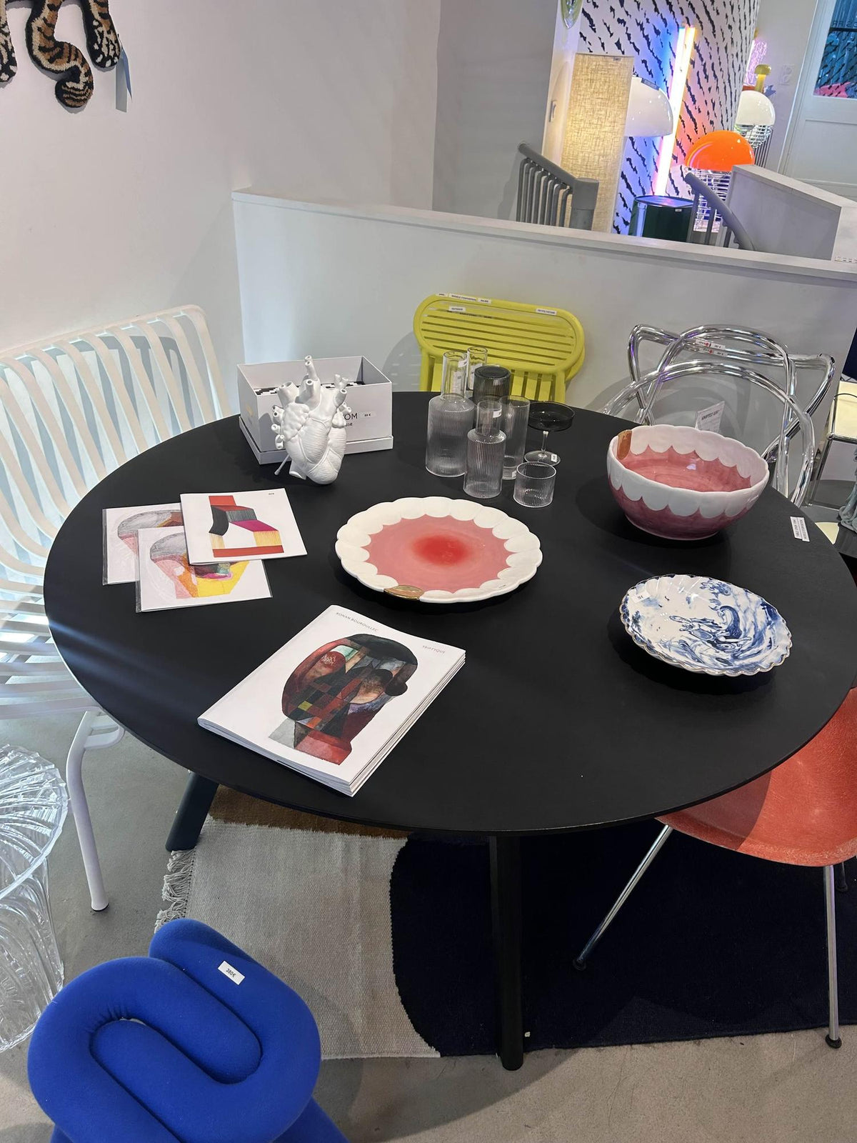 Table ronde CPH 25 noire - Hay - modèle d&