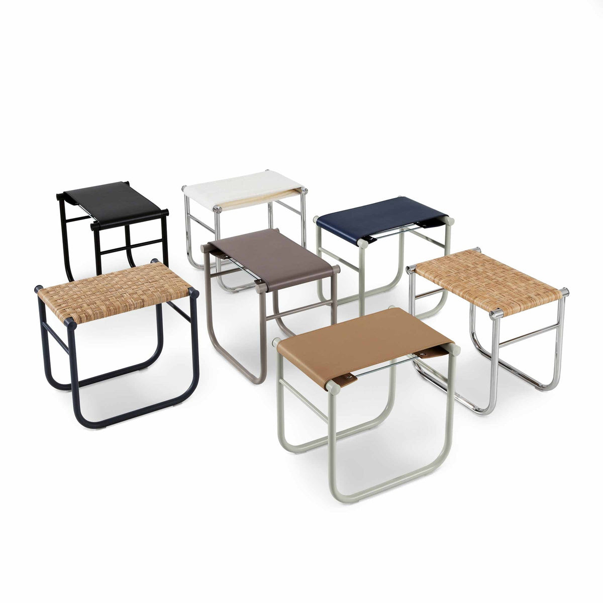 Tabouret "9" en cuir de Charlotte Perriand - Cassina-tabourets de plusieurs finitions groupés-Cassina