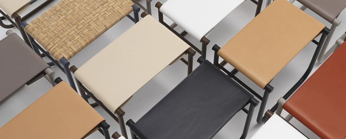 Tabouret "9" en cuir de Charlotte Perriand - Cassina-plusieurs assises en cuir de coloris variés-Cassina