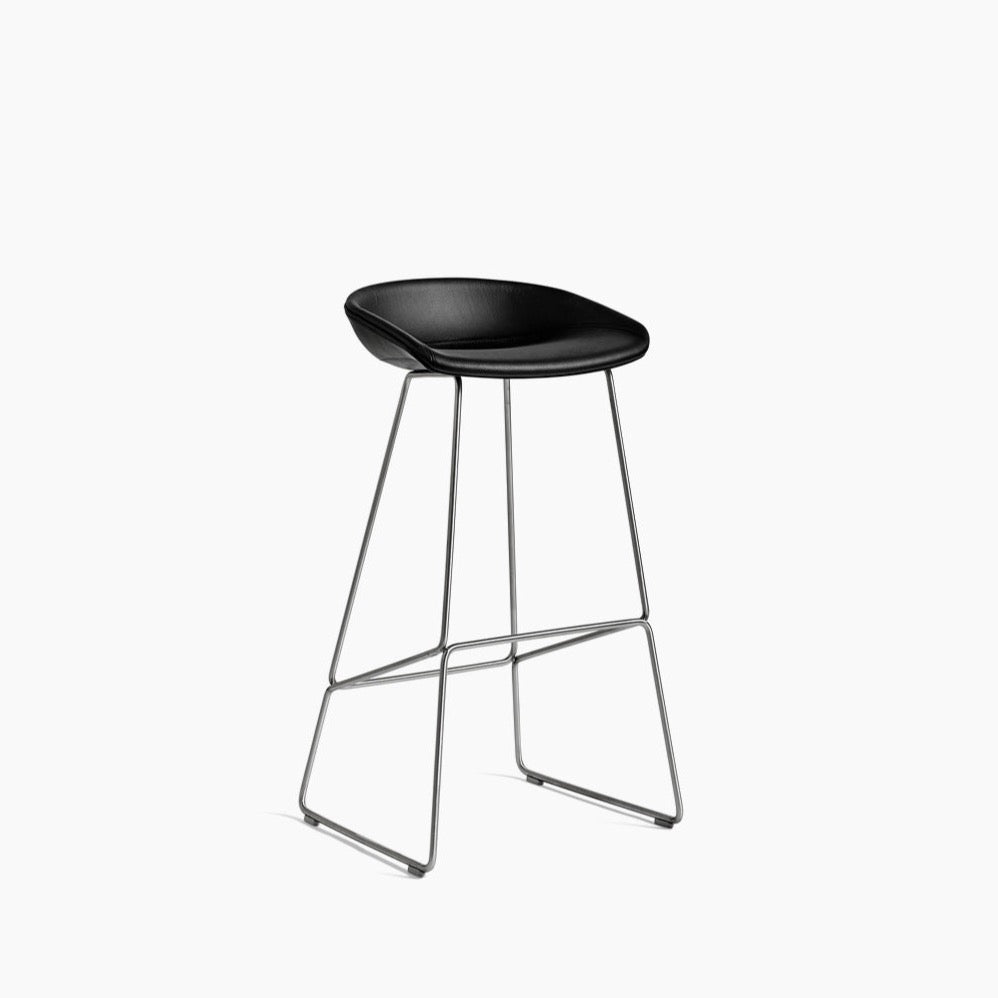 Tabouret About a stool AAS 39 par Hee Welling - Hay-Pieds noir-1-Beige-The Woods Gallery