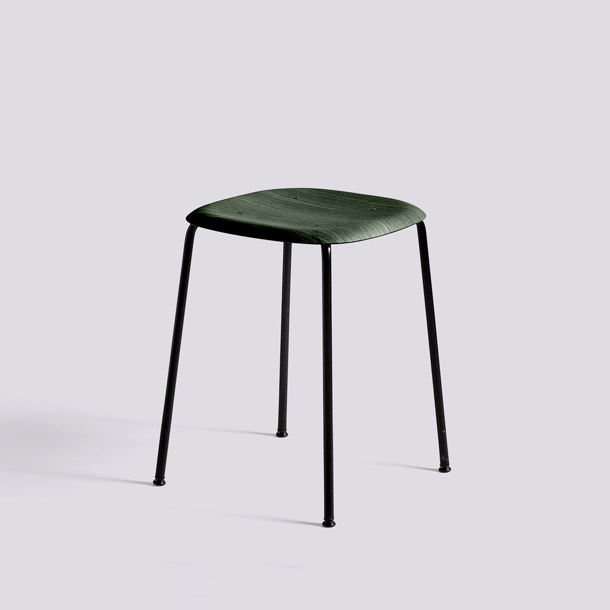 Tabouret Soft Edge 70 de Iskos-Berlin - Hay-Placage de chêne laqué Hunter, assise — Acier thermolaqué noir, piètement 4 pieds-The Woods Gallery