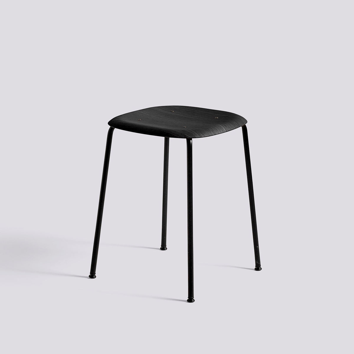 Tabouret Soft Edge 70 de Iskos-Berlin - Hay-Placage de chêne laqué noir, assise — Acier thermolaqué noir, piètement 4 pieds-The Woods Gallery
