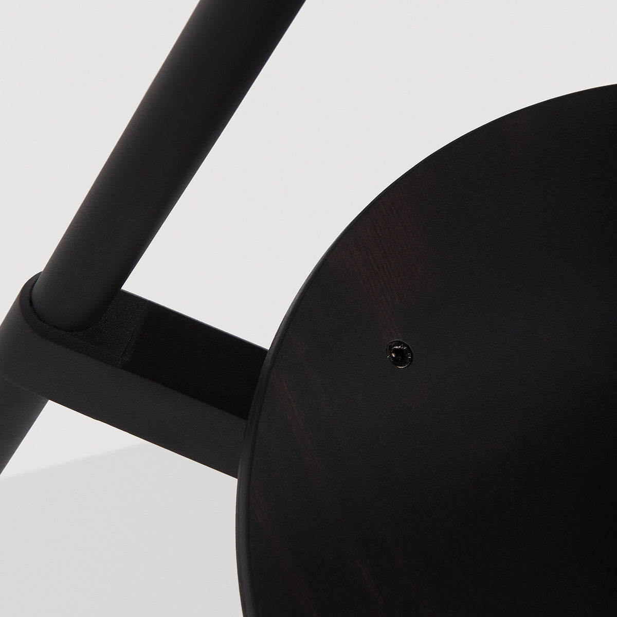 Tabouret de bar 75 cm Fromme Bois de Tom Chung - Petite Friture-Noir-The Woods Gallery