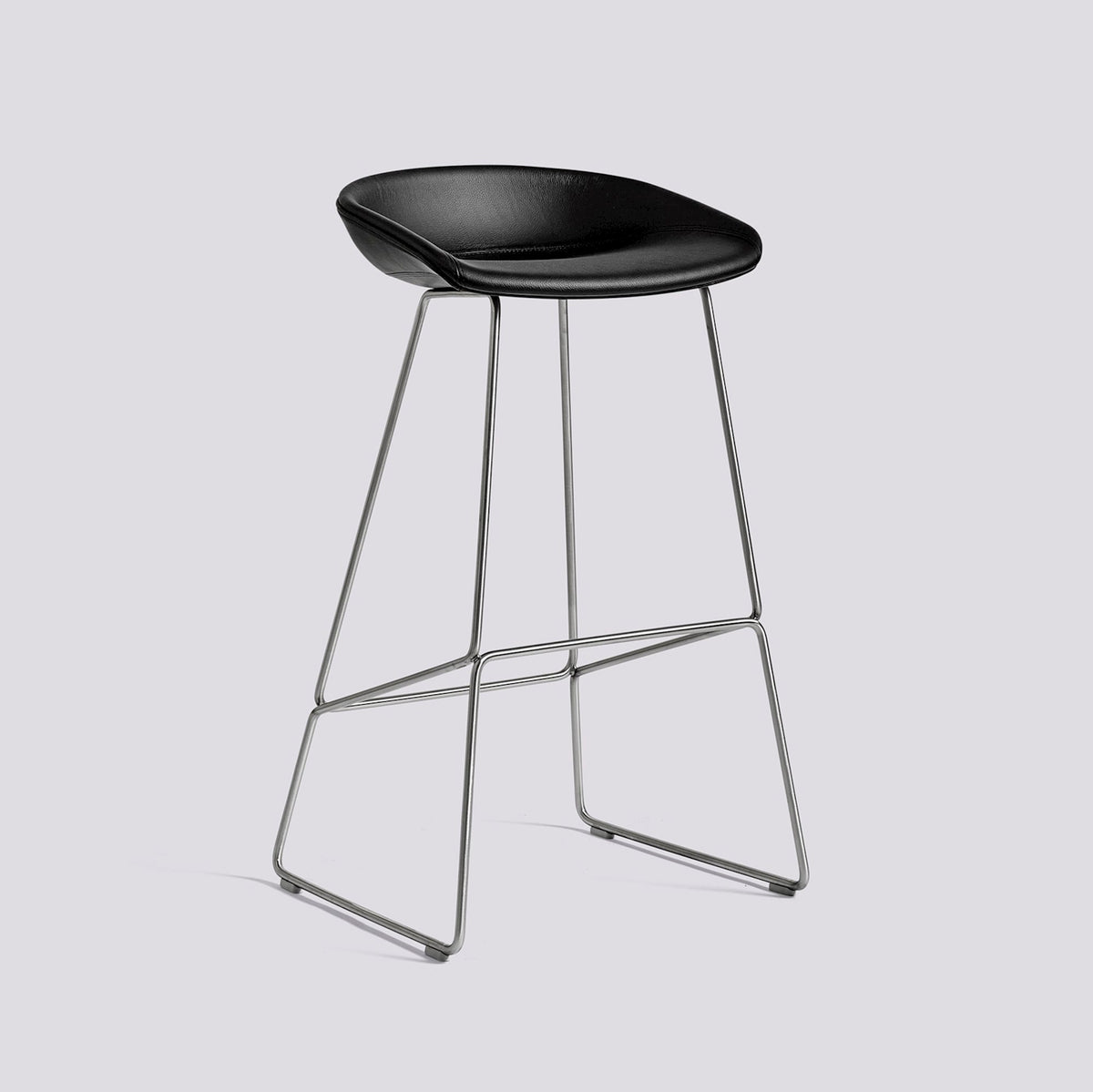 Tabouret de bar About A Stool AAS 39 de Hee Welling - Hay-Garnissage intégral Sierra SI1001, acier inoxydable, piètement luge, assise 75 cm-The Woods Gallery
