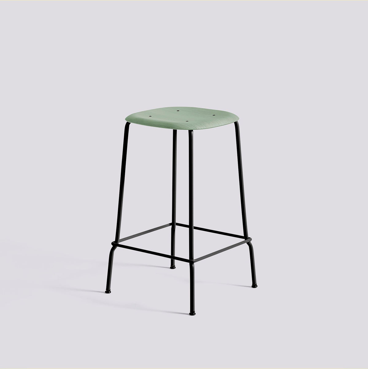 Tabouret de bar Soft Edge 80 de Iskos-Berlin - Hay-Placage de chêne laqué Dusty green, assise — Acier thermolaqué noir, piètement 4 pieds — assise à 65 cm-The Woods Gallery