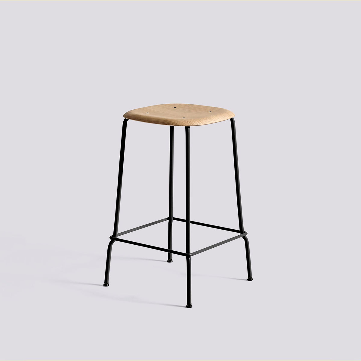 Tabouret de bar Soft Edge 80 de Iskos-Berlin - Hay-Placage de chêne laqué naturel, assise — Acier thermolaqué noir, piètement 4 pieds — assise à 65 cm-The Woods Gallery