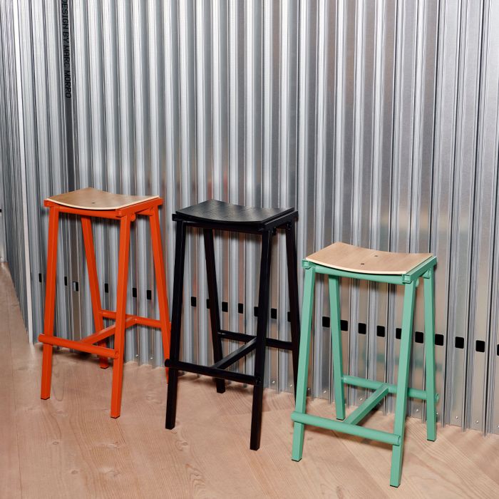 Tabouret de bar Taburete 8 H66 et H76 par Marc Morro - Hay-Rouge-H76-The Woods Gallery