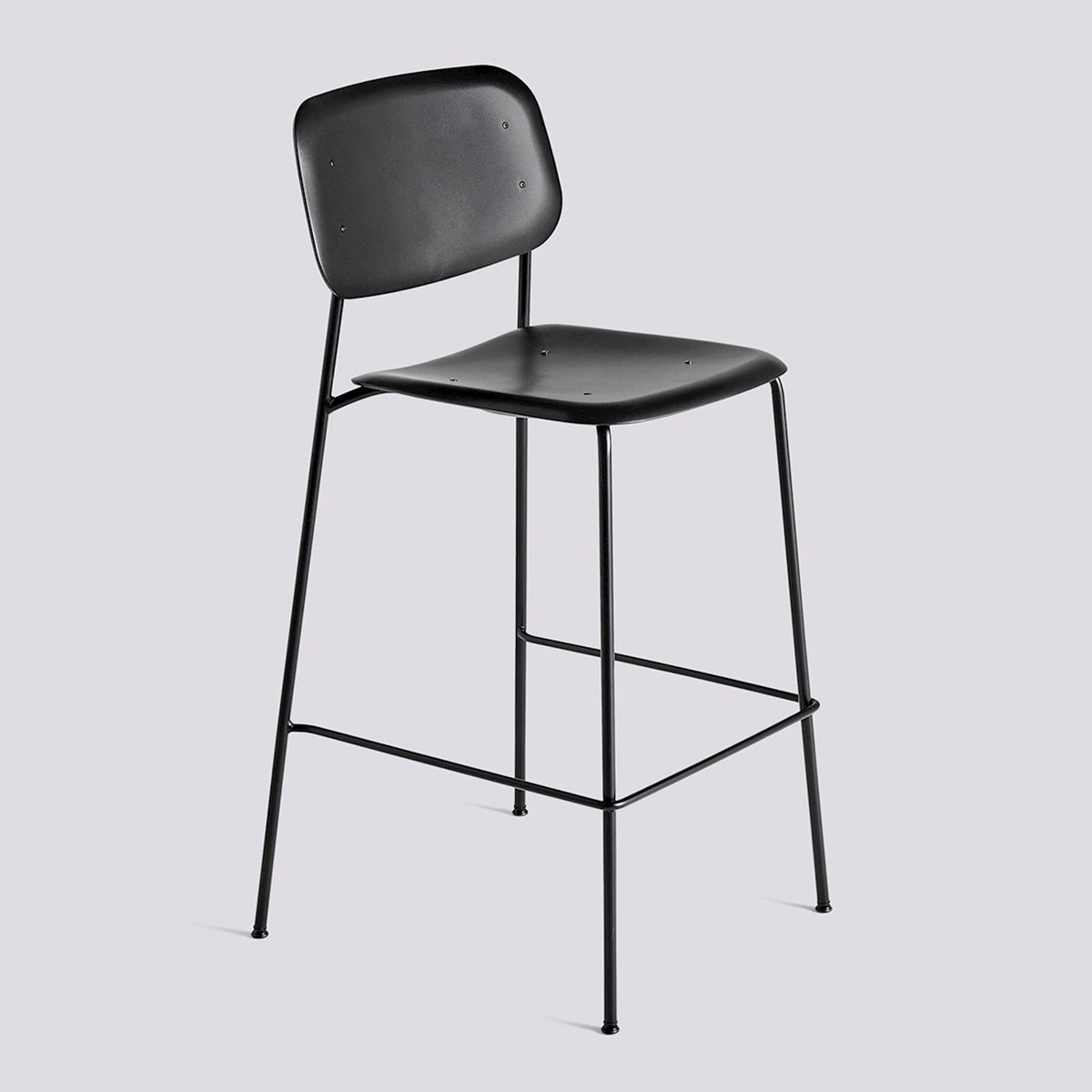 Tabouret de bar avec dossier Soft Edge 95 de Iskos-Berlin - Hay-Polypropylène noir, assise et dossier — Acier thermolaqué noir, piètement 4 pieds — assise à 75 cm-The Woods Gallery
