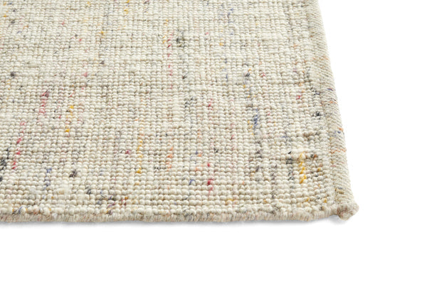 Tapis Crayon Rug - Hay-posé à plat sur fond blanc, coin relevé-The Woods Gallery