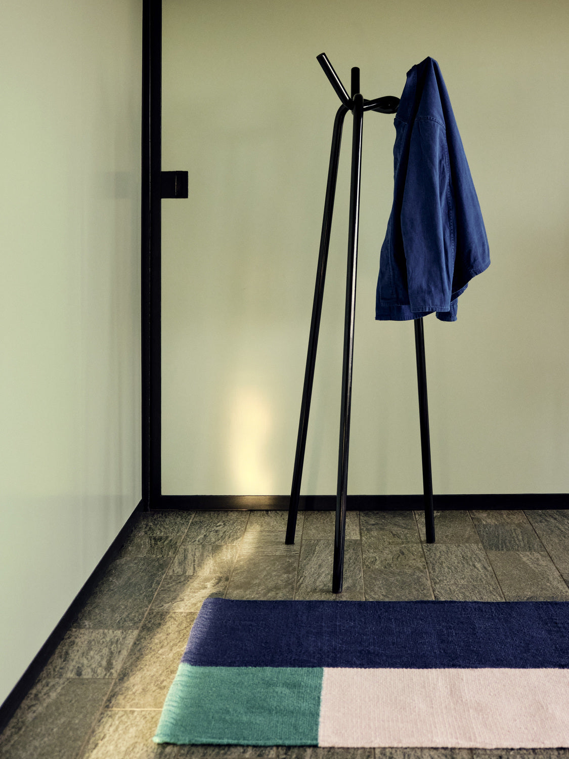 Tapis Ethan Cook Flat Works 80 x 250 cm - Hay-Bleu - Rouge - Blanc-The Woods Gallery