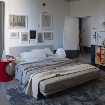 Valet de chambre Servonotte de Achille Castiglioni - Zanotta-en situation dans une chambre, au pied du lit-The Woods Gallery