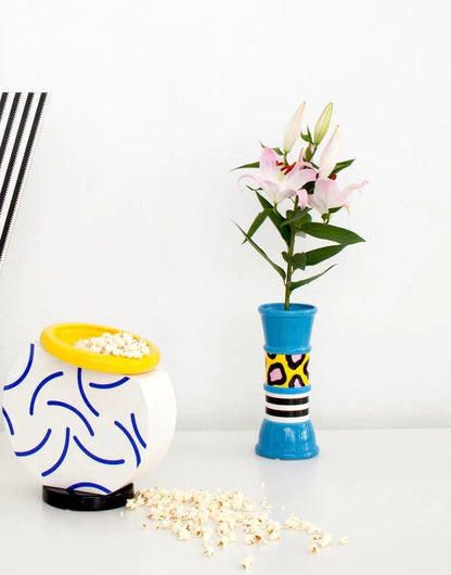 Vase Cucumber par Martine Bedin - Memphis Milano-The Woods Gallery