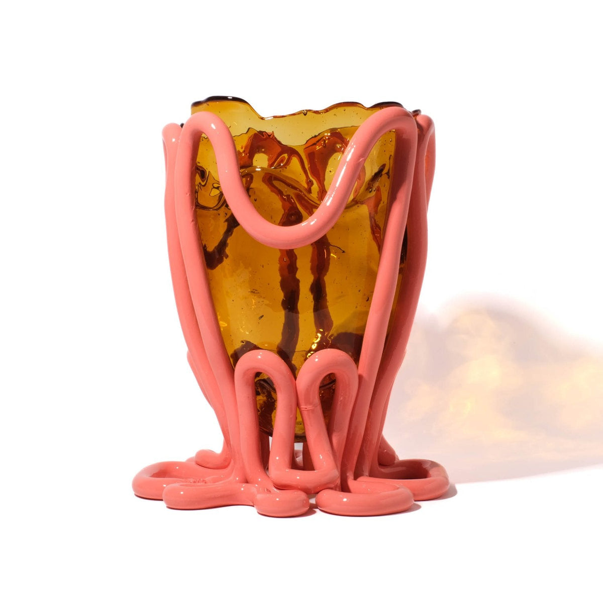 Vase Indian Summer - Clear Amber, Matt Dark Salmon par Gaetano Pesce - Fish Design-S-The Woods Gallery