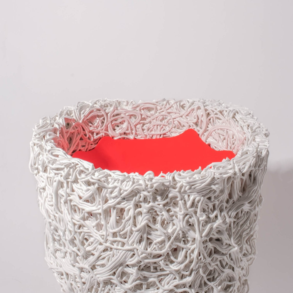 Vase Moss - White, Orange par Gaetano Pesce - Fish Design-L-The Woods Gallery