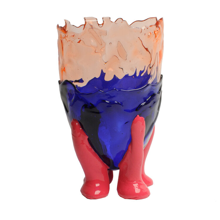 Vase en résine Clear Blue Klein, Clear Pink, Matt Fuschia M de Gaetano Pesce - Fish Design-The Woods Gallery