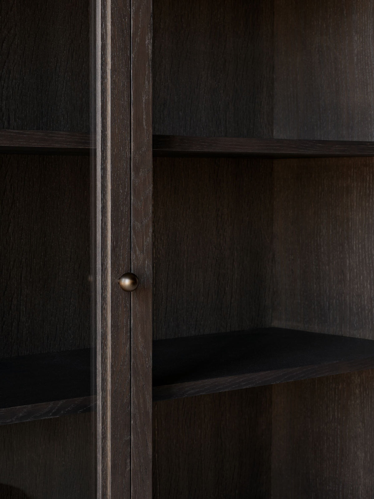 Vitrine Trace SC88 de Space Copenhagen - &amp;Tradition-Chêne naturel-The Woods Gallery