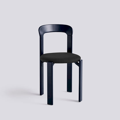 Chaise Rey assise rembourrée par Bruno Rey - Hay-Bleu profond, tissu Steelcut 190-The Woods Gallery