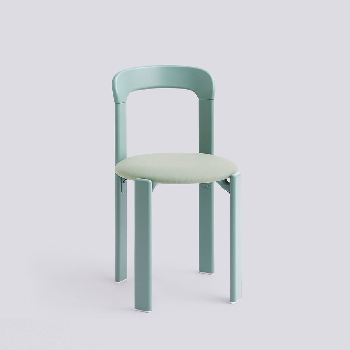 Chaise Rey assise rembourrée par Bruno Rey - Hay-Vert automne, tissu Relate 921-The Woods Gallery