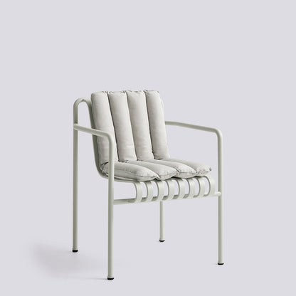 Coussin Soft Quilted pour fauteuil de table Palissade - Hay-Gris ciel-The Woods Gallery