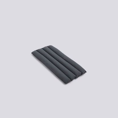 Coussin Soft Quilted pour fauteuil de table Palissade - Hay-Anthracite-The Woods Gallery