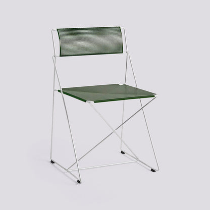 Chaise X-Line piètement galvanisé à chaud de Niels Jørgen Haugesen - Hay
