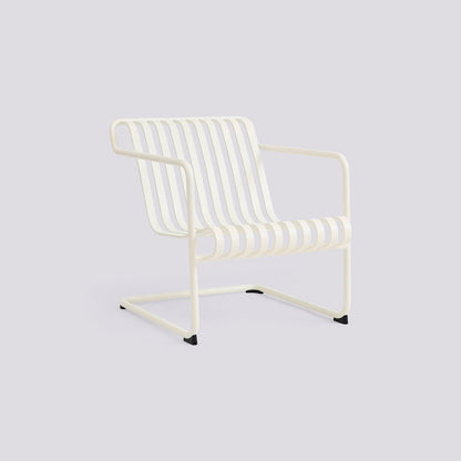 Fauteuil lounge bas Palissade Cantilever de Ronan et Erwan Bouroullec - Hay-Blanc crème-The Woods Gallery