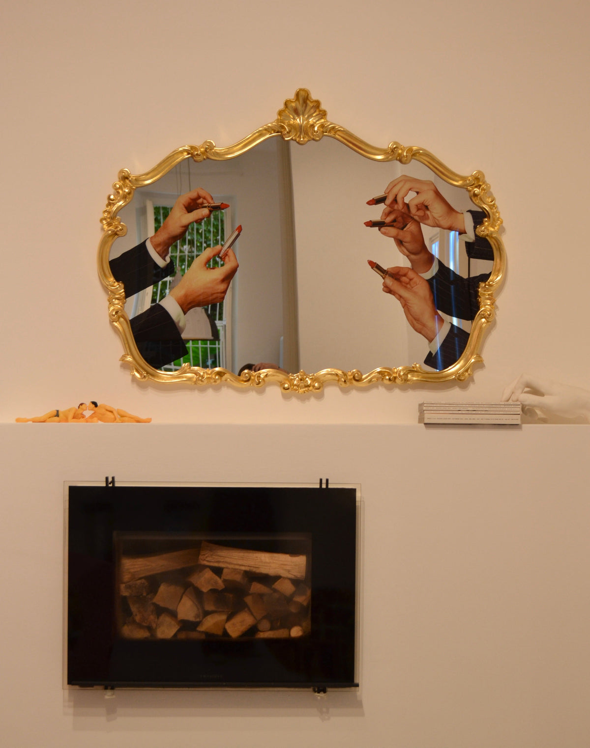 Miroir baroque Lipsticks de ToiletPaper - Seletti-vue 2-The Woods Gallery