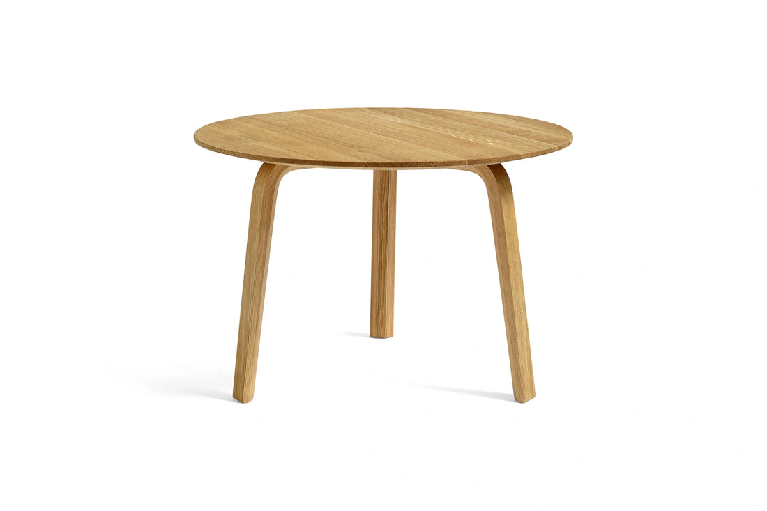 Table basse Bella Ø 60 x H 39 cm en chêne huilé, de trois quarts