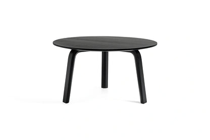 Table basse Bella Ø 60 x H 32 cm en chêne laqué noir, de trois quarts