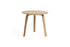 Table basse Bella Ø 45 x H 39 cm en chêne laqué naturel, de trois quarts