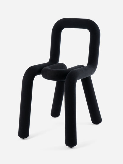 Chaise Bold de Big Game - Moustache-Noir, vue de trois quarts-The Woods Gallery