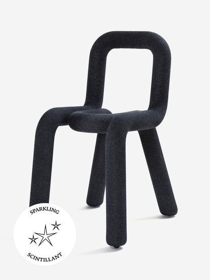 Chaise Bold de Big Game - Moustache-Bleu pailleté, vue de trois quarts-The Woods Gallery