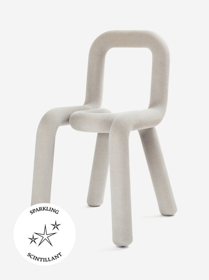 Chaise Bold de Big Game - Moustache-Gris clair pailleté, vue de trois quarts-The Woods Gallery