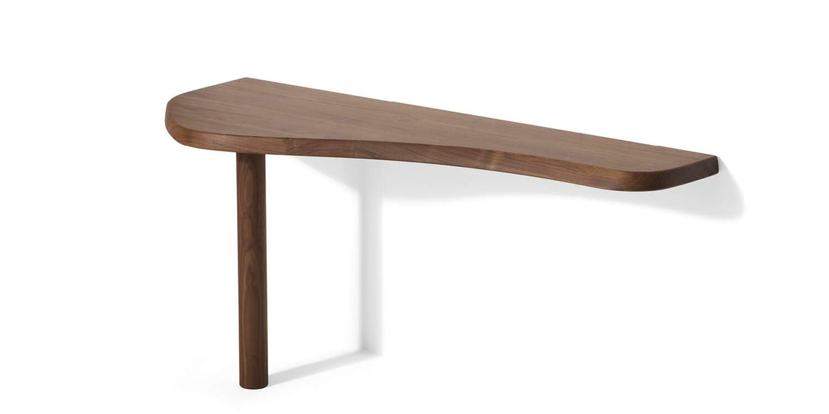 Console 590 Doron de Charlotte Perriand - Cassina-vue de trois quarts, console murale en noyer-Cassina
