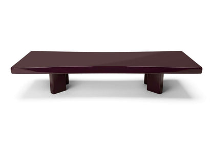 Table basse 515 Plana de Charlotte Perriand - Cassina-vue de face, plateau laqué prune sur pieds épais-Cassina