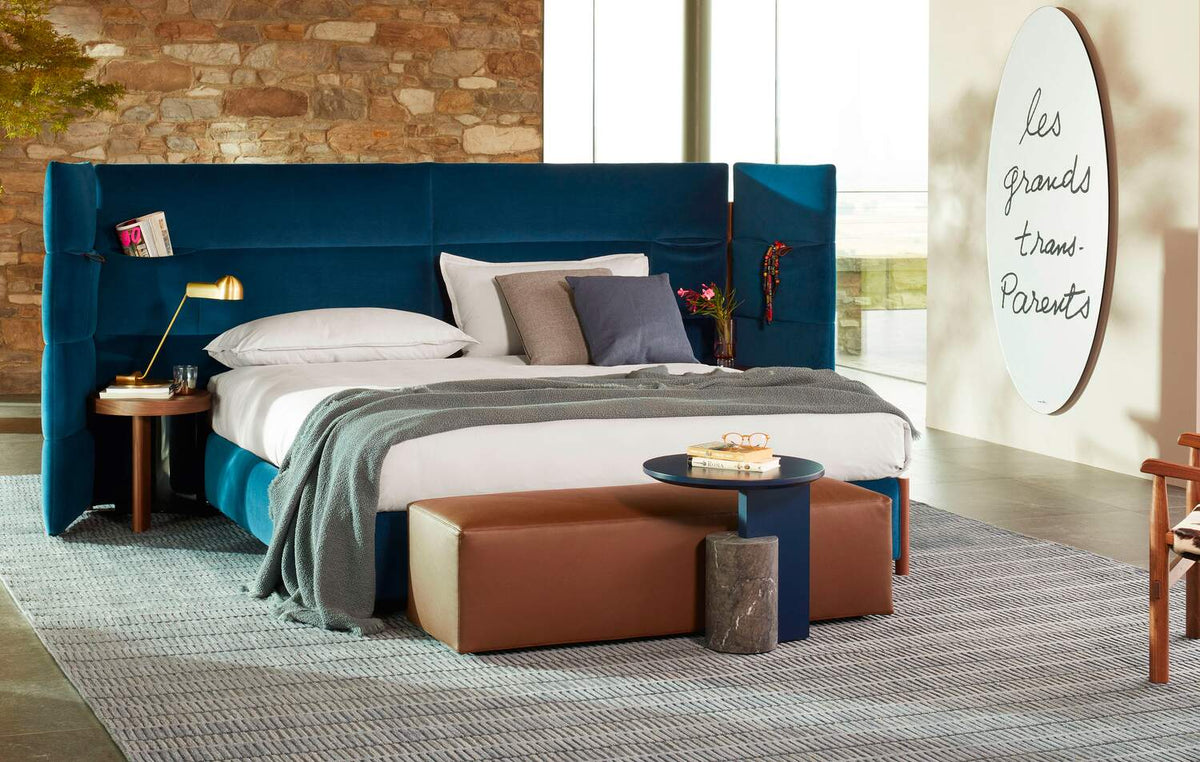 Miroir Les Grands Trans-Parents de Man Ray - Cassina-en situation dans une chambre bleue-Cassina