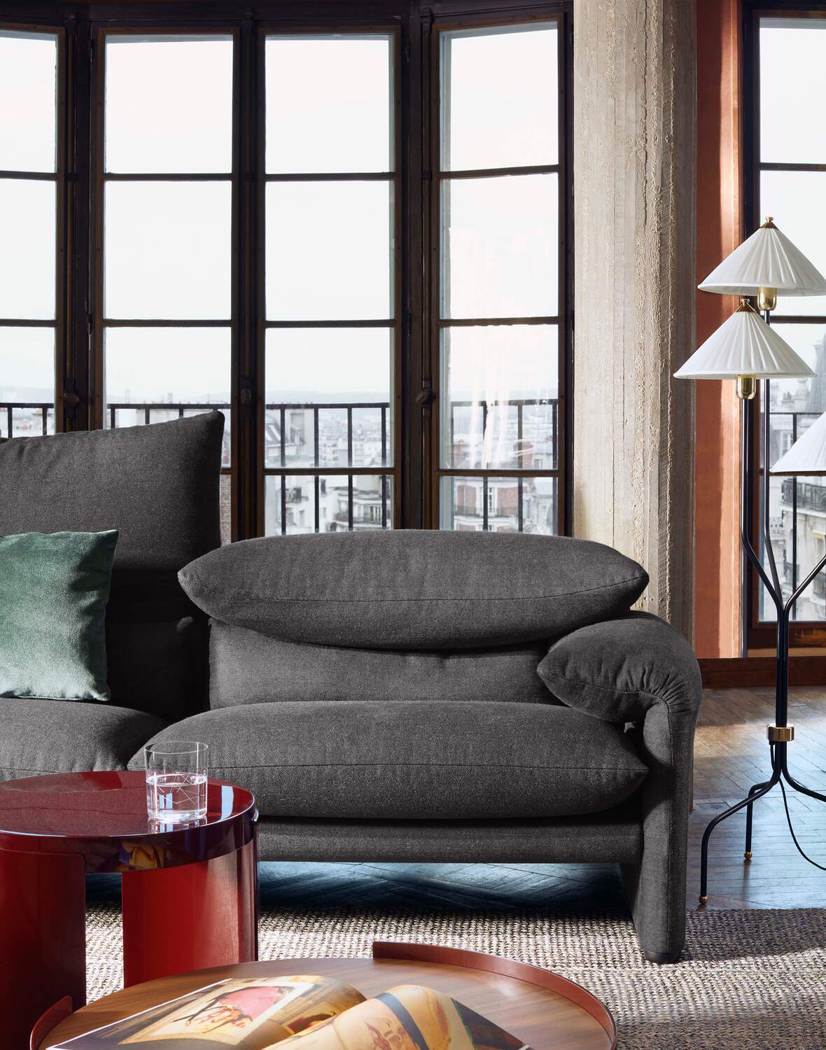 Canapé Maralunga Maxi de Vico Magistretti - Cassina-ambiance avec fauteuil-The Woods Gallery