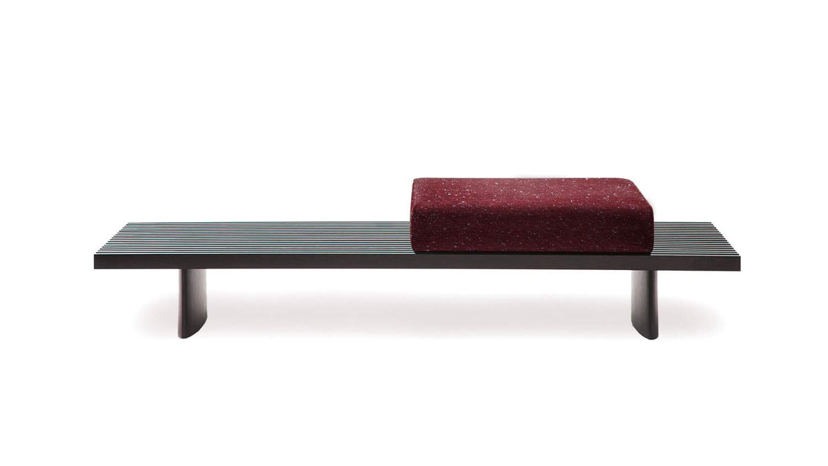Banc modulable 514 Refolo de Charlotte Perriand - Cassina-vue de côté, banc bas avec coussin bordeaux-Cassina