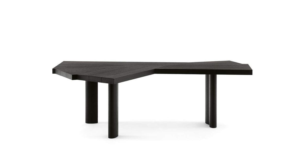 Table 511 Ventaglio de Charlotte Perriand - Cassina-vue de trois quarts, plateau noir et pieds cylindriques-Cassina