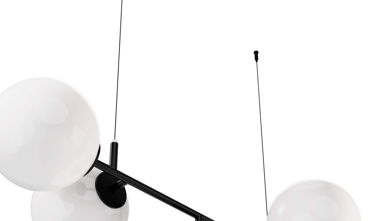 Suspension Starburst - Cassina-gros plan sur les globes blancs et les tiges noires-Cassina