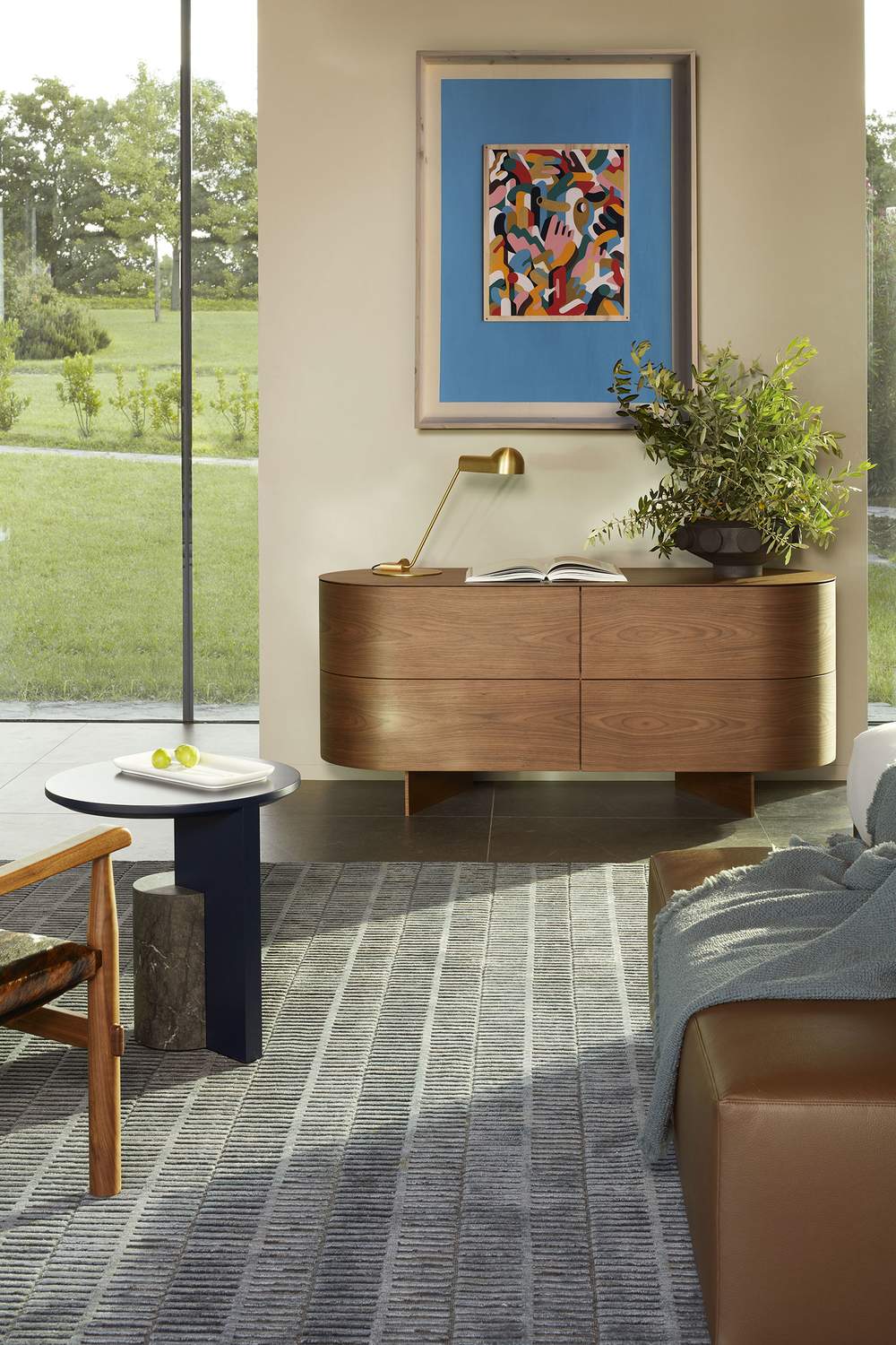 Commode Rondos de Patricia Urquiola - Cassina-commode en noyer en ambiance-The Woods Gallery