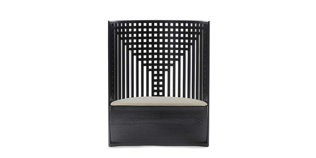 Fauteuil 312 Willow 1 de Charles Rennie Mackintosh - Cassina-fauteuil en frêne teinté noir, vue de face-The Woods Gallery